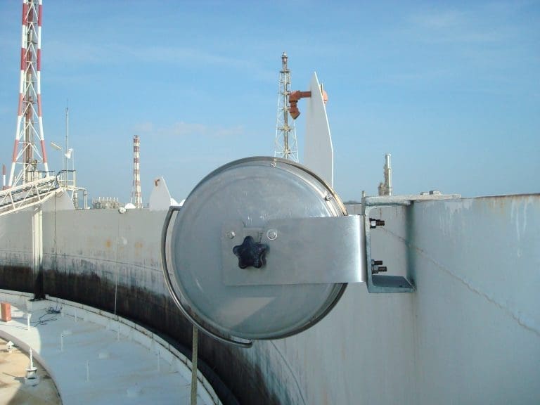 retractable grounding assembly